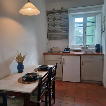 Alkyonis Kamares (Sifnos)